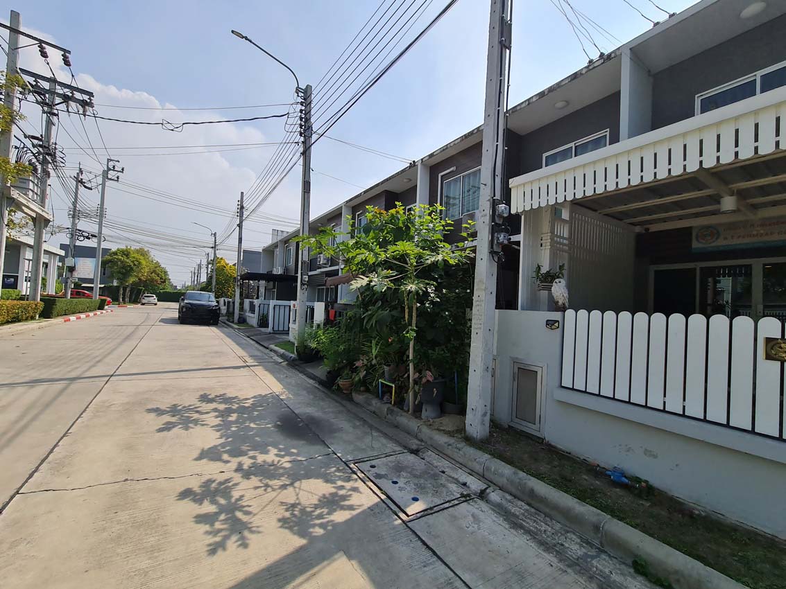 ทาวน์เฮ้าส์ เดอะคัลเลอร์ กาญจนาภิเษก-ราชพฤกษ์ 2