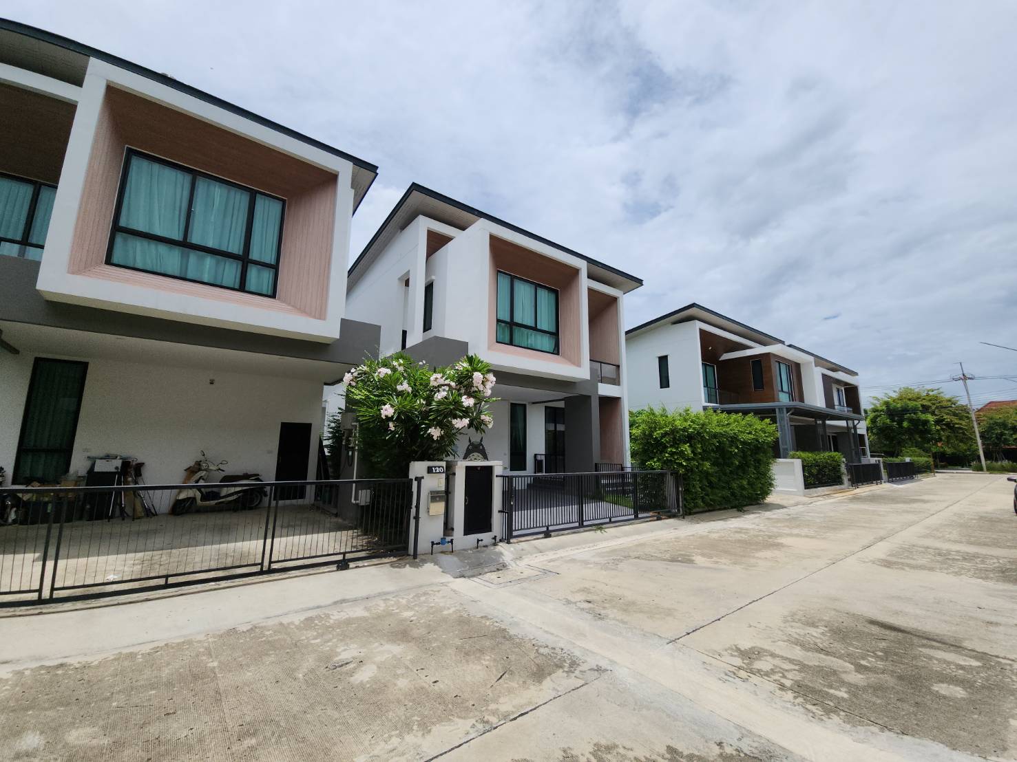 บ้านเดี่ยว ดิ อิเธอร์นิตี้ กรีนวู้ด (รังสิต-วงแหวน)