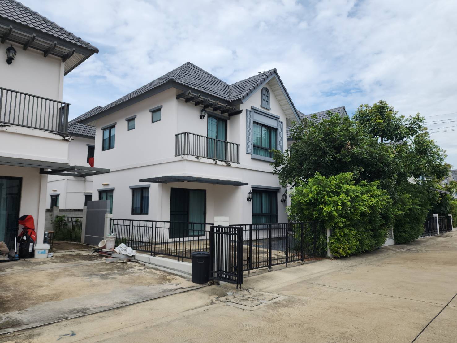 บ้านแฝด  โมดิวิลล่า ราชพฤกษ์ ปทุมธานี