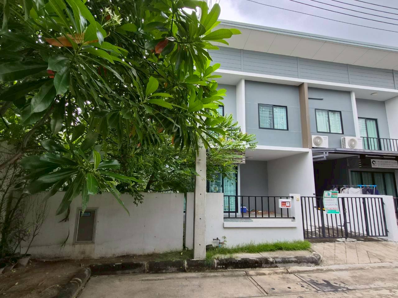 ทาวน์เฮ้าส์ เดอะคัลเลอร์ส มิกซ์ (รังสิต-วงแหวน)