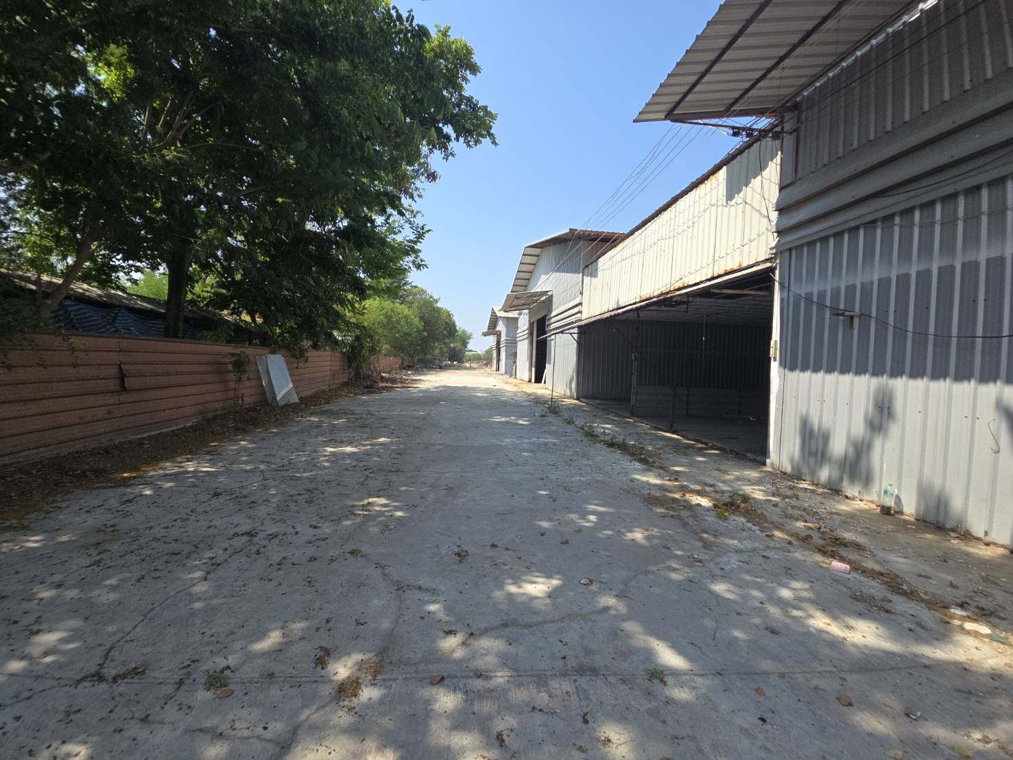 โกดังและสำนักงาน บางแพ ราชบุรี