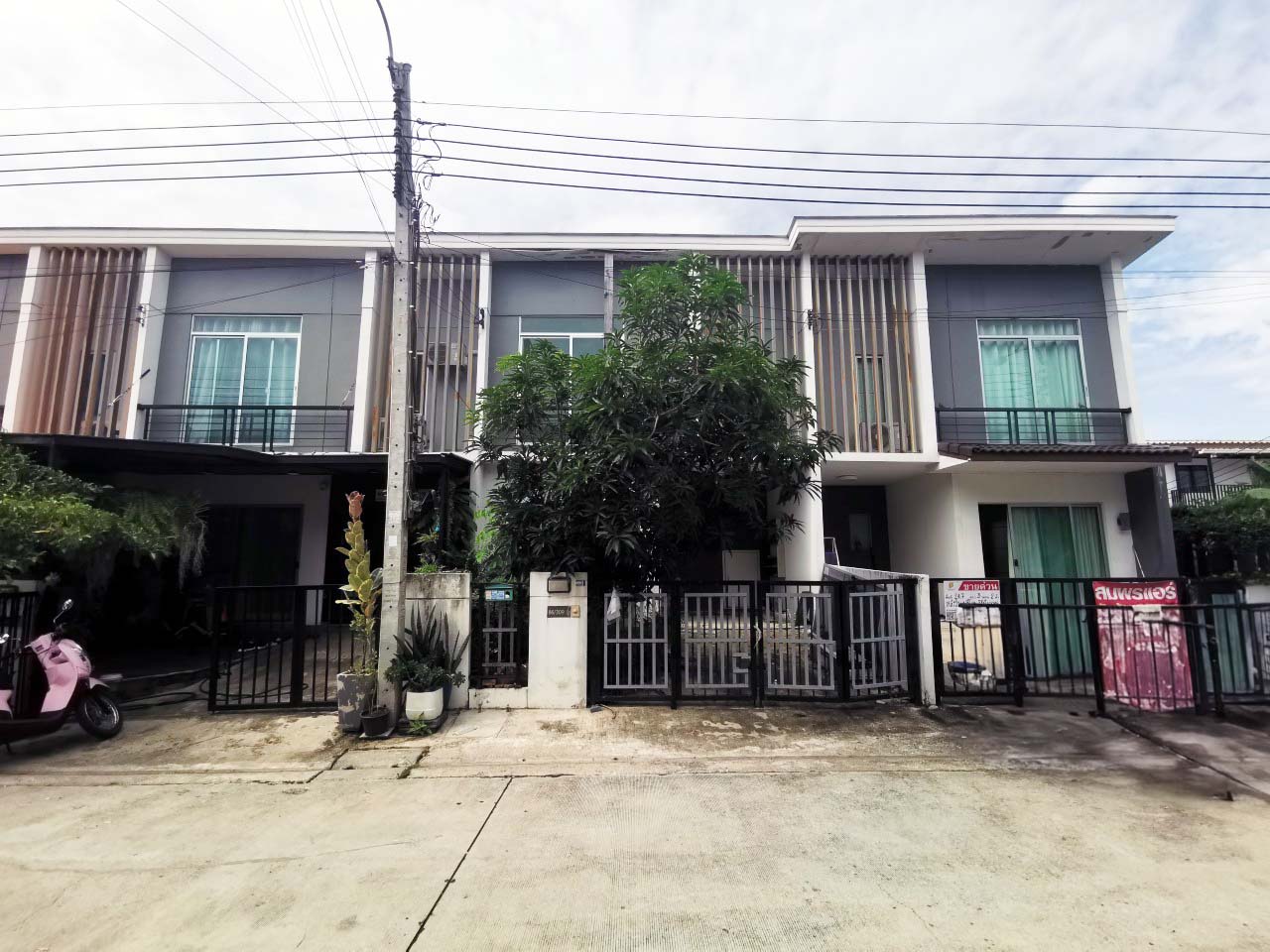 ทาวน์เฮาส์ ศีรษะจรเข้น้อย บางเสาธง สมุทรปราการ