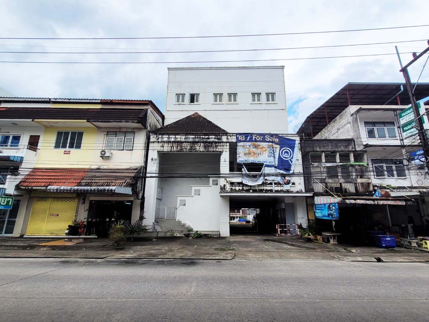 อาคารพาณิชย์ เขานิเวศน์ เมืองระนอง ระนอง